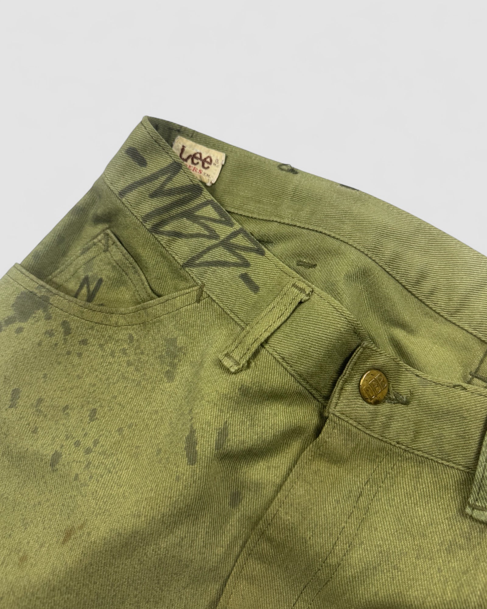 Lee jeans relaxed fit X MBB SIZE: 32x34